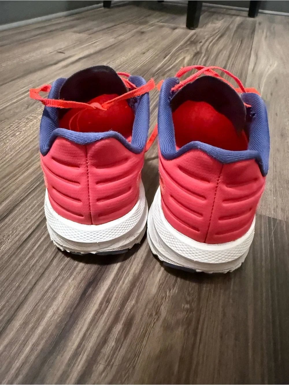Brooks Women's Running Shoes - Coral Pink with Blue Accents Size 9.5 - Picture 3 of 7